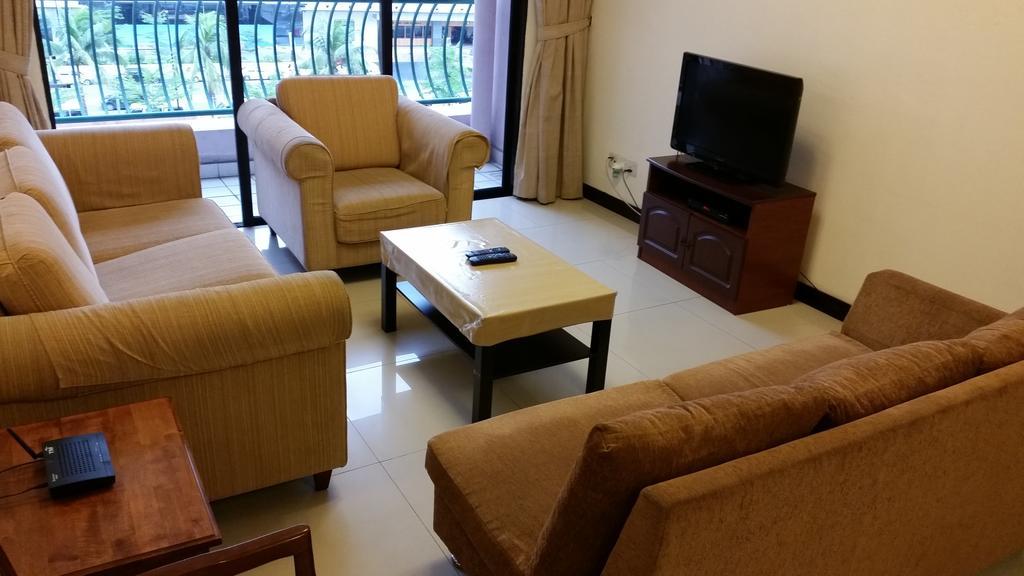 Marina Court-5Bilik 3Tandas 2Tingkat Penthouse 2Parkir Percuma Maksimum 22Org Termsk Kanak2&Marina Court 6Bilik 4Tandas 2RuangTamu 2Dapur 2 Parkir Percuma Maksimum 14Org Termsk Kanak2 Kota Kinabalu Bilik gambar